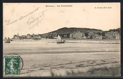 AK Beuzeval, Vue panoramique sur la ville et la mer avec voiliers