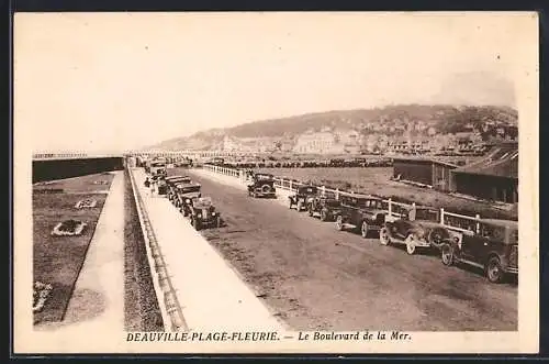 AK Deauville-Plage-Fleurie, Le Boulevard de la Mer