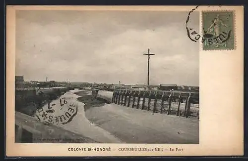 AK Courseulles-sur-Mer, Le Port et les installations portuaires