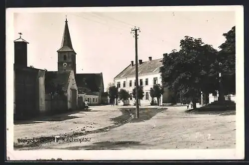 AK Ebreichsdorf /N.Ö., Weigelsdorf, Kirchenplatz