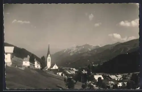 AK St. Lorenzen, Teilansicht mit Kirche, Blick ins Tal