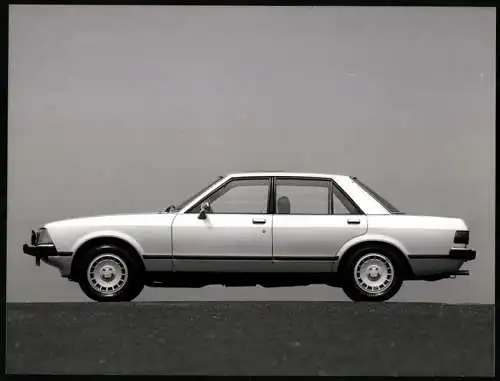 Fotografie Auto Ford Granada Stufenheck-Limousine, Werkfoto