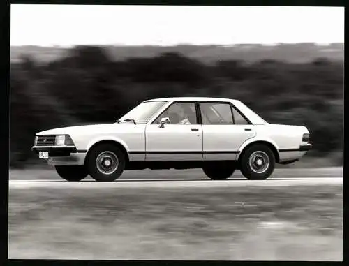 Fotografie Auto Ford Granada Stufenheck-Limousine, Kfz-Kennzeichen Köln, Werkfoto