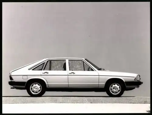 Fotografie Auto Audi 100 Schrägheck-Limousine, Werkfoto