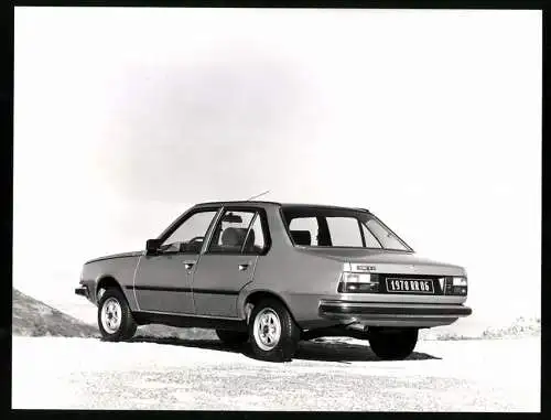 Fotografie Auto Renault 18 GTS, Limousine Modell 1978, Werkfoto