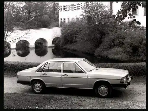 Fotografie Auto Audi 100 Stufenheck-Limousine, Werkfoto