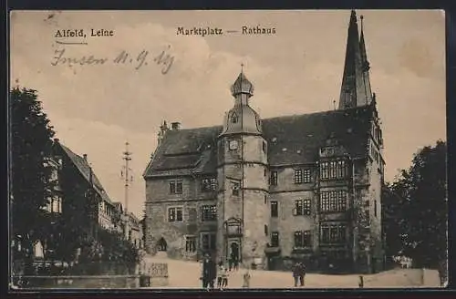 AK Alfeld /Leine, Marktplatz mit Rathaus