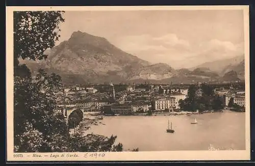 AK Riva, Lago di Garda, Panorama mit Kirche, Segelschiff