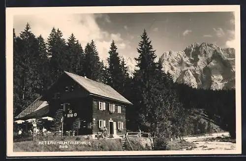 AK Hetzau-Almtalerhaus, Ortsansicht mit Blick zur Bergwand