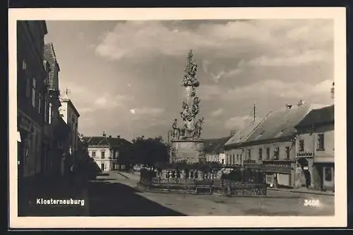 AK Klosterneuburg, Platz mit Brunnen