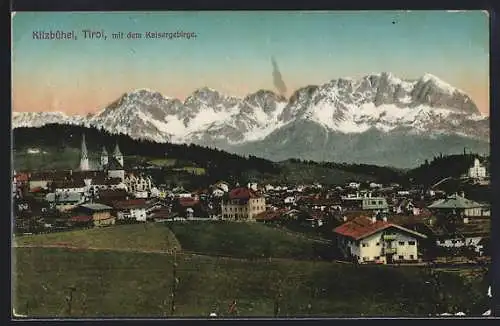 AK Kitzbühel /Tirol, Ortsansicht mit dem Kaisergebirge