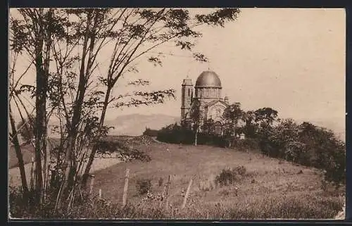 AK Lafrancaise, Chapelle de Lapeyrouse dans un paysage champêtre