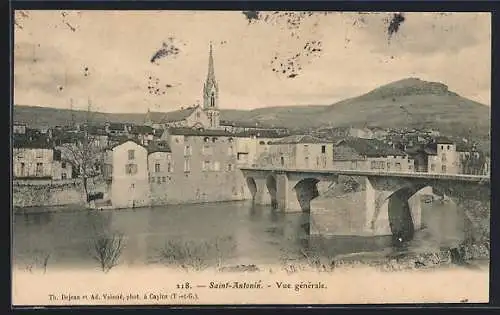 AK Saint-Antonin, Vue générale du pont et de l`église en arrière-plan