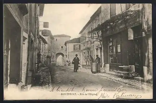 AK Monpezat, Rue de l`Hôpital avec passants et bâtiments historiques