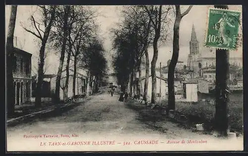 AK Caussade, Avenue de Montauban avec vue sur l`église