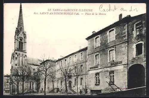 AK Saint-Antonin-Noble-Val, Place de la Mairie