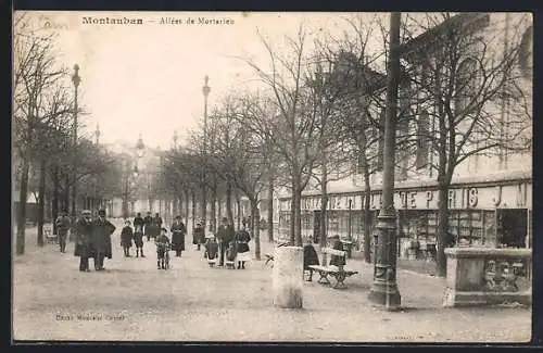 AK Montauban, Allées de Mortarieu animées par des passants et boutiques