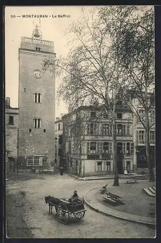 AK Montauban, Le Beffroi et la place animée avec calèche