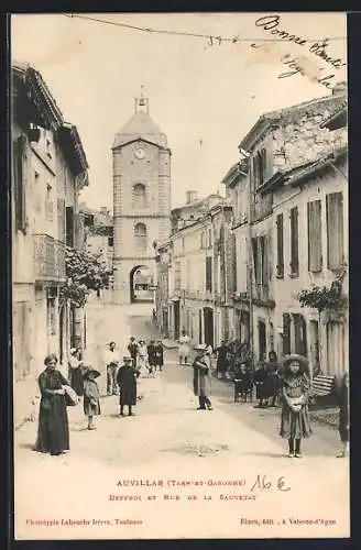 AK Auvillar, Beffroi et Rue de la Sauvetat avec habitants en costumes d`époque