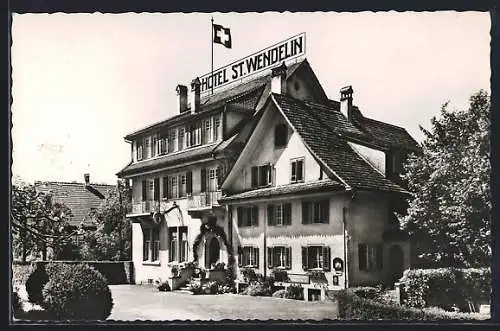 AK Greppen, Blick auf Hotel St. Wendelin am Vierwaldstättersee