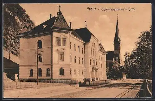 AK Vaduz, Regierungsgebäude und Kirche