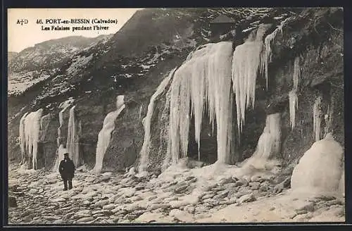 AK Port-en-Bessin, Les falaises pendant l`hiver