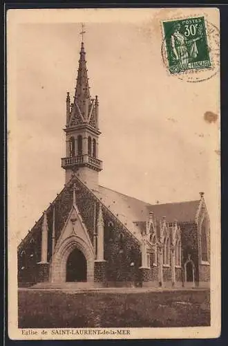 AK Saint-Laurent-de-la-Mer, Église gothique élégante avec clocher élancé