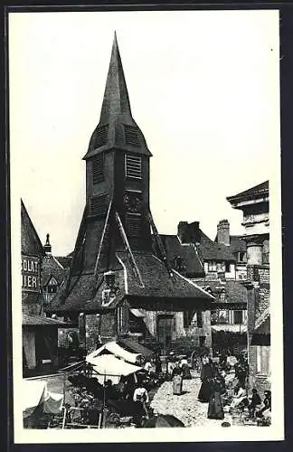 AK Honfleur, Clocher de l`église Ste-Catherine et marché animé