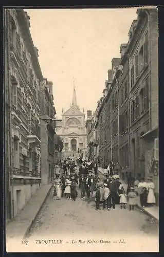 AK Trouville, La Rue Notre-Dame