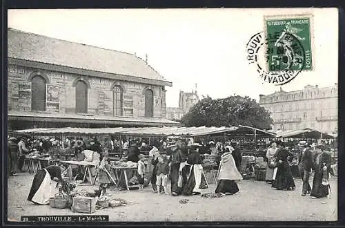 AK Trouville, Le Marché animé avec foule et étals de légumes