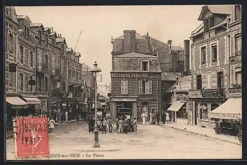 AK Villers-sur-Mer, La Place avec la boulangerie parisienne et les boutiques animées