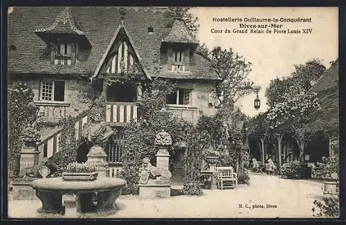 AK Dives-sur-Mer, Cour du Grand Relais de Poste Louis XIV