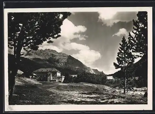 AK Zernez, Nationalpark-Hotel Il Fuorn vor dem Ofenberg