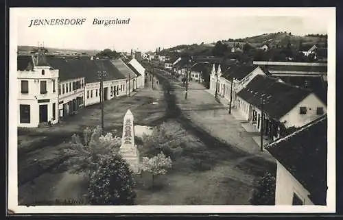 AK Jennersdorf /Burgenland, Hauptstrasse mit Kriegerdenkmal