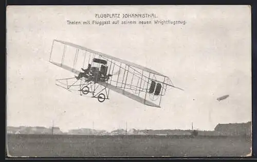 AK Johannisthal, Thelen mit Fluggast auf seinem Wrightflugzeug über dem Flugplatz