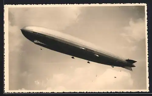 Foto-AK Luftschiff Graf Zeppelin im Flug