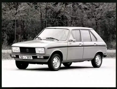 Fotografie Auto Peugeot 104 SL, Modell 1977, Werkfoto