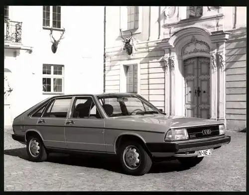 Fotografie Auto Audi A 100 Avant 5E, Schrägheck-Limousine, Werkfoto