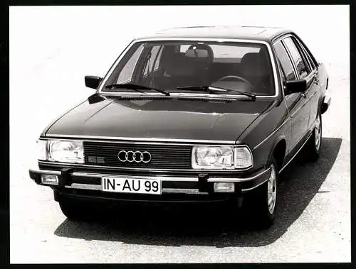 Fotografie Auto Audi 100 5E, Stufenheck-Limousine, Werkfoto