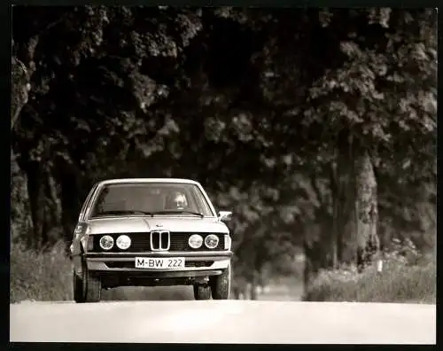 Fotografie Auto BMW 320 i, Kfz-Kennzeichen München, Werkfoto