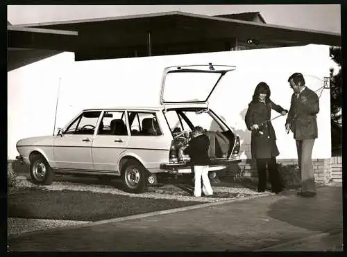 Fotografie Auto Volkswagen VW Passat Variant, Familie vor Angelausflug, Werkfoto