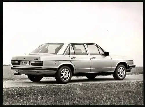 Fotografie Auto Audi 100 GL 5E, Viertürer-Limousine, Werkfoto