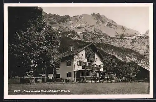 AK Graseck, Gasthaus Almwirtschaft Hanneslebauer mit Bergpanorama