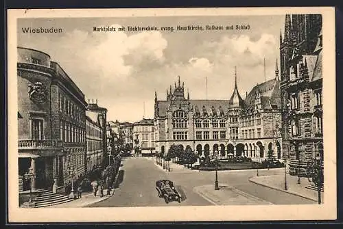 AK Wiesbaden, Marktplatz mit Töchterschule, Evangelischer Hauptkirche, Rathaus und Schloss