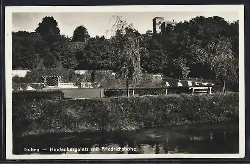 AK Guben, Hindenburgplatz mit Friedrichshöhe