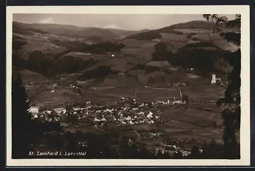 AK St. Leonhard im Lavanttal, Totalansicht vom Berg aus