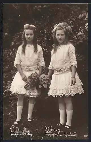 AK Herzogin Ingeborg Alix u. Herzogin Altburg von Oldenburg, Kinderfoto