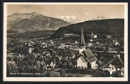 AK Spiez, Generalansicht, die kirche im Vordergrund, Blick auf die Blüemlisalp