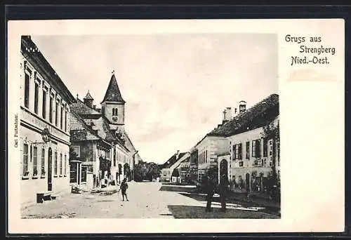 AK Strengberg, Hauptplatz mit spielendem Kind und Geschäften