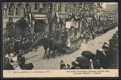 AK Lüneburg, Jahrhundertfeier 1913, Der erste Freiwillige Henning meldet sich bei dem Oberstl. v. Estorff